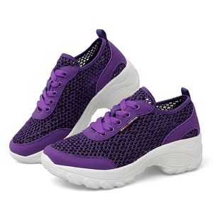 2021 Chaussures de course de créateurs pour femmes Blanc Gris Violet Rose Noir Mode Hommes Baskets de haute qualité Sports de plein air Taille 35-42 QS