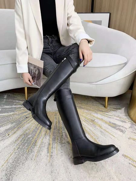 2021 Dernier logo personnalisé du concepteur Femme High Boots en cuir en cuir sans glissement Sole Luxury Comfort Exquis Technology Quality 35-41