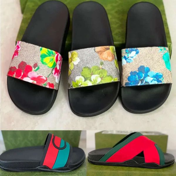 Diapositivas para hombre Sandalia Diseñador Sandalia playa Verano Mujer Zapatillas Bottoms Chanclas Mujer Rayas Playa Causal Zapatilla NO311