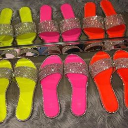 2021 Designer Dames Flats Slippers Dia's Sandalen Mode Zomer Dames Diamond Studded Upper Slipper Sexy Vrouw Schoenen