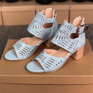 2021 Designer Dames Sandaal Zomerjurk Hoge hak Sandalen Zwart Blauw Party Beach Sandalen met Crystals Outdoor Casual Schoenen Topkwaliteit W6