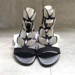 2021 Designer Femmes Sandales Mode Plat Pantoufle Summer Bottom Papillon avec strass Chaussures de plein air Casual Beach Tongs 35-43 W60