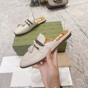 2021 designer femmes sandales mode cuir classique métal lettre gland pantoufles designer toboggan cool sandales 35-40 avec boîte à chaussures