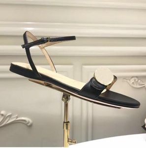 2021 concepteurs les plus en vogue design sandales pour femmes boucle en métal cuir fond plat atmosphère de luxe confortable taille 35-42