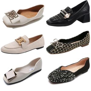 2021 Dress Shoes Fashion High Heels Designer Originele vrouwen feestschoenen Wedding Triple Zwart Wit Dikke Hiel Asakuchi Square Head Flat Dress