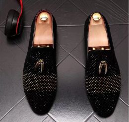 2021 Jurk Schoenen Mannen Nieuwe Zwarte Strass Hemel Kleuren Handgemaakte Klassieke Heren Loafers met Gold Metal Kwastjes Party Herenleer