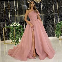 2021 Robes formelles de soirée élégante rose poussiéreux avec robes formelles de Dubaï Party Robe Arabe Middle East One épaule High Split Orga 295m