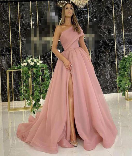 2021 Vestidos formales de noche elegantes de color rosa polvoriento con vestidos formales de Dubai Vestido de fiesta de fiesta Árabe Oriente Medio Un hombro Alto Split6079139