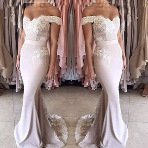 2021 Dusty Pink off Shoulder Mermaid Bruidsmeisjes Jurken Goedkope Kant Geappliceerd Formele Prom Avond Party Gloonlong Bruiloft Gastjurk