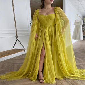 2021 Elegante citrien gele zijden chiffon prom -jurken met lange cape a line sweetheart ploegen Side Slit avondjurken294y