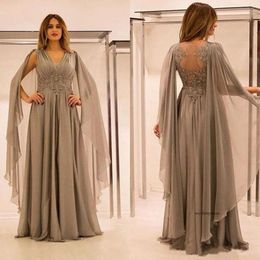 2021 Elegant Long Grey Mother of the Bride Robe Châle Sleeves Appliques en mousseline de mousseline Longueur Femmes Femmes Formes Taille personnalisée 0509