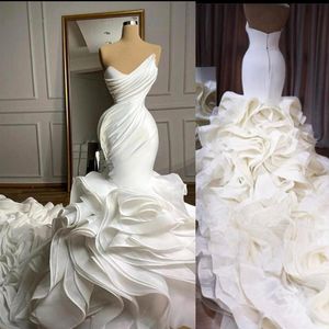 2021 Elegante Zeemeermin Trouwjurken Sweetheart Plooi Ruches Gelaagde Rok Organza Custom Chapel Train Formele Bruidsjurken vestido280p