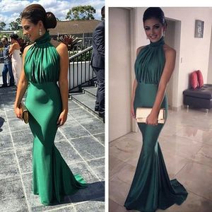 2021 Emerald Groen Hoge Hals Mermaid Prom Jurken Gedrapeerde Ruffes Sweep Trein Sexy Back Formele Avondjurken Vestido de Festa Arabische feestjurk