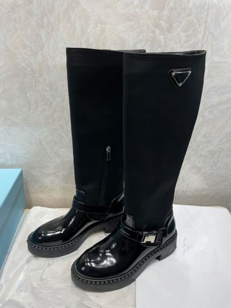 2021 Europe et Amérique Lady Boucles Chaîne Martin Bottes En Cuir Véritable Femmes Botte Droite Chevalier Chaussure Bottines Chaussures Hautes Bottes De Genou