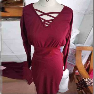 2021 Herfst Dames Vintage Jurk Elegante Vrouwen Effen Kleur Bodycon Slanke Party Jurk V-hals Lantaarn Mouw Ribbing Winter Midi Dress Y0603