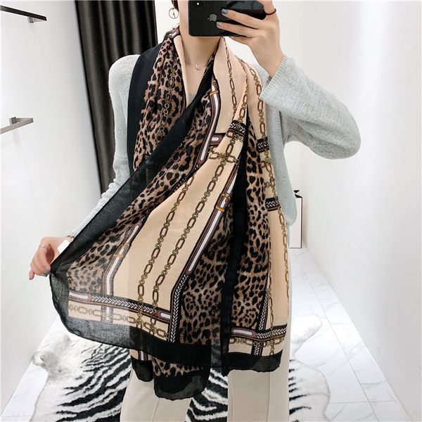 2021 Fashion Automne Hiver Premium Femmes Extreme High Quality Echarpe enveloppant châle pour hommes de couleur léopard correspondant