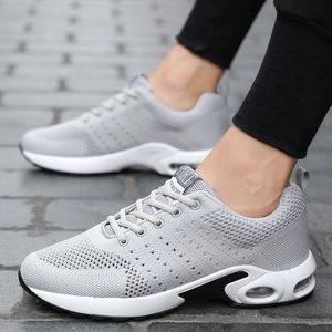 2021 Cojín de moda Zapatos para correr Transpirable Hombres Mujeres Diseñador Negro Azul marino Gris Zapatillas de deporte Zapatillas de deporte Tamaño EUR 39-45 W-1713