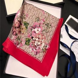 2021 créateur de mode femme foulard en soie lettre bandeau marque petit foulard Variable accessoires activité Gift278G