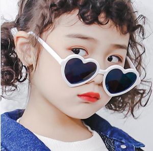 2021 mode lunettes de soleil en forme de coeur pour enfants noir rouge petit cadre lunettes de soleil Vintage garçons filles enfants enfant article