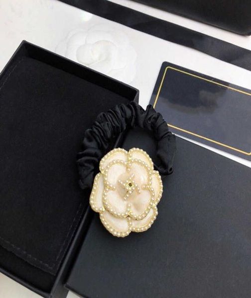 2021 Bijoux de mode pour femmes Design de ruban noir Camellia fleur belles filles coiffure usure bijoux cheveux de luxe