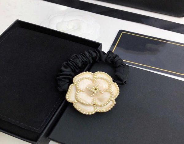 2021 Bijoux de mode pour femmes Design de ruban noir Camellia fleur belles filles coiffure usure bijoux cheveux luxe haut bijoux 5632215