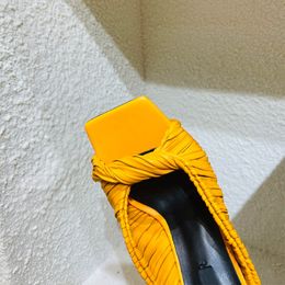 2021 Moda de lujo para mujer de lujo Sandalias de tacón alto tejido a mano Lindas zapatillas casuales zapatos romanos de verano, con caja