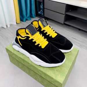 2021 Mode Hommes Casual Chaussures Patchwork Couleur Couleur Plat Sold Sports Sports de plein air Entraîneurs Stagiaires Confortable Platefour Designers