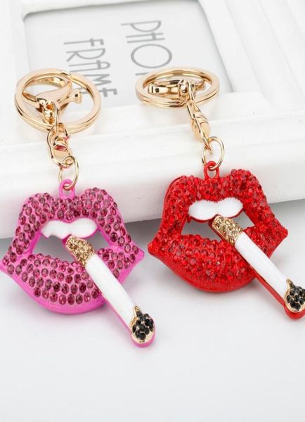 2021 Moda Sexy Rose Red Lip Crystal Cigarrillo Llavero Charm Colgante Rhinestone Monedero Bolso Llavero Anillo Regalo Creativo13936303