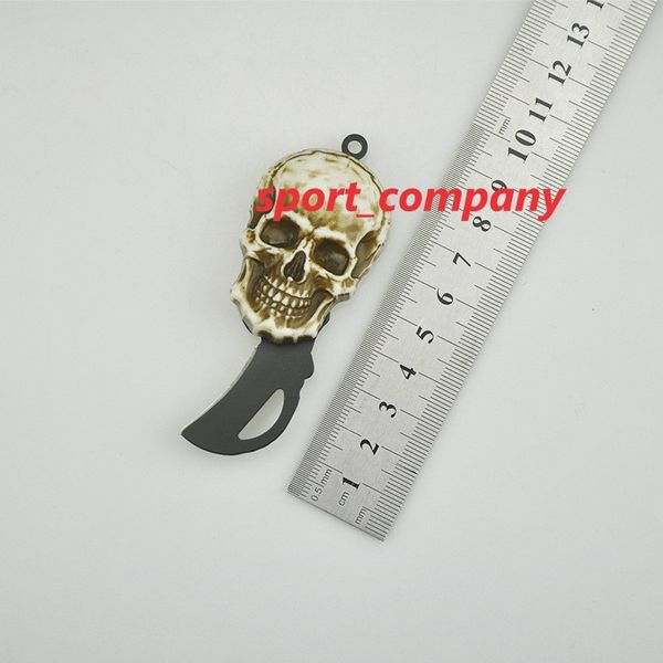 2021 Mode Skull Head Self Defense Porte-clés Pendentif avec Lame Multifonctionnel Clé Couteau Mini Couteau Pliant Extérieur Sabre Suisse EDC Outil Gear