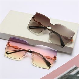 2021 Estilo de moda All-match personalizado The Box Sunglasses Ins Trend Candy Color Big Frame Sunglass