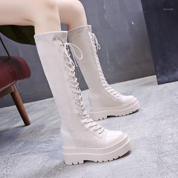 2021 Fashion Women Cross Cross Lace Boots Skaved Skin Bots Outumn Winter Knee Alto Boots Ladies Suelle de la suela gruesa Botas Mujer 34-391