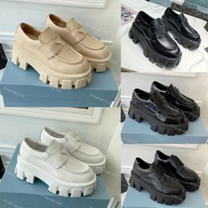 Designer Monolith Loafers Schoenen Vrouwen Laarzen Leer Platform Hak Mode Enkel Woestijnlaars Flamingo's Platte Lage Medaille Grove Antislip Koeienhuid Rubberen Schoen