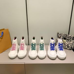 2021 Fashion Womens Laarzen Designer Luxe Hoge Top Canvas Schoenen Dikke Soleed Cowboy Rider Martin Boot Dames Sneakers Casual Shas Heatshoes