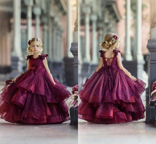 2021 Fashional Wine Rojo Lentejuelas Tulle Pago Vestidos Little Girls Princess Cap Sleeve Flores 3D Bola de encaje Mini Quinceañera Teens