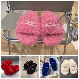 2021 sandales pantoufles moelleuses Lettres brodées Paris Sandale française Chaussures plates antidérapantes pour femmes en peluche Noir rouge bleu blanc rose 34-40 A0001