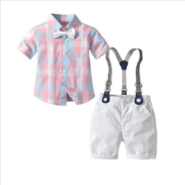 2021 Gentleman Style Baby Boys Vêtements Ensembles Été Enfants Chemise à carreaux à manches courtes avec Bowtie + Suspendes Shorts 2pcs Set Enfants Tenue enfants