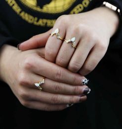 2021 Gold plaqué Déchirure Drop Blanc Opal Stone Colzel Round CZ Géométrique V Forme Fomes Fashion Finger Ring 20219670985