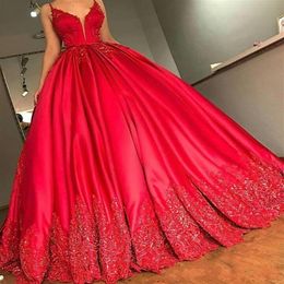2021 magnifique robe de bal rouge robes de soirée porter des bretelles spaghetti trou de serrure or dentelle appliques perles dos nu tribunal train bal partie266j