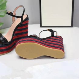 2021 sandales à talons hauts semelle épaisse chanvre léger tressé croix bande lettre chaussures designer coin sauvage chaussures confortables