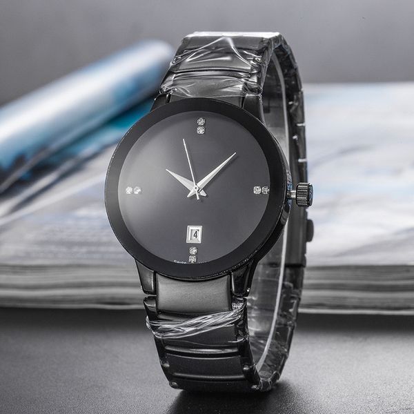 2021 Mode de haute qualité Montres-bracelets pour hommes Montres de luxe Série à trois aiguilles RD Tout nouveau bracelet en acier Montre à quartz pour hommes Montres de créateurs