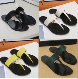 2023 New Slipper Designer Slide Sandalias de verano Moda Hombres Playa Indoor Flat Flip Flops Cuero Lady Mujer Zapatos Damas Zapatillas Tamaño 35-45 con caja