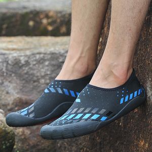 2021 Hoge kwaliteit van Mannen Vrouwen Sport Running Schoenen Zandstrand Mode Zwart Blauw Rood Outdoor Sneakers Maat 36-46 WY21-1786