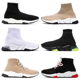 2021 Hot Fashion Femmes Chaussettes Entraîneurs Hommes Designer Chaussures Décontractées Graffiti ClearSole Dacette Triple S Blanc Black Beige Bottes de luxe Bottes Sneakers