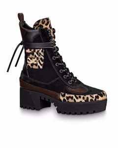 2021 Bottes féminines de haute qualité HOT QUALIE MODE MLIE PRINT PRINT COURTUME REAL CUIR BOAU BUT LACE UP HEPT THEEL 3CM MARTIN SHOIS SHOW SHOW LUXE