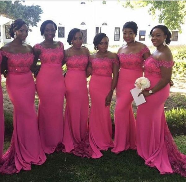 2021 Hot Pink Tallas grandes Vestidos de dama de honor Apliques con hombros descubiertos Sirena de encaje Vestido de dama de honor Vestido de invitados de boda Las mujeres usan vestidos de fiesta formales