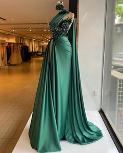 2021 chasseur vert robes de soirée une épaule paillettes tache mince haut côté fendu plis robes de bal perlé plume robe de soirée