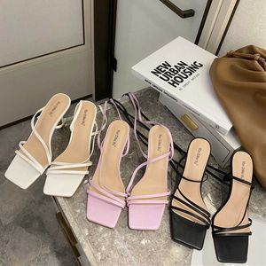 2021 INS été doux femmes blanc violet talons hauts sandales concepteur bout ouvert talons bas à lacets sandales Cendrillon chaussures de mariage Y0721