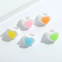 2021 INS à la mode mignon couleur bonbon amour coeur anneau blanc acrylique résine anneaux pour femmes filles Simple bijoux cadeau