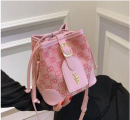 2021 L mode décontracté femmes sac seau fourre-tout épaule sac à main sac à bandoulière voyage cadeau