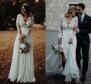 2021 dentelle Appliqued grande taille robe de mariée bohème pas cher manches longues col en V en mousseline de soie plage Boho robe de mariée